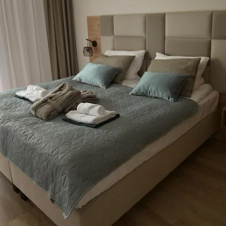 & Apartament *